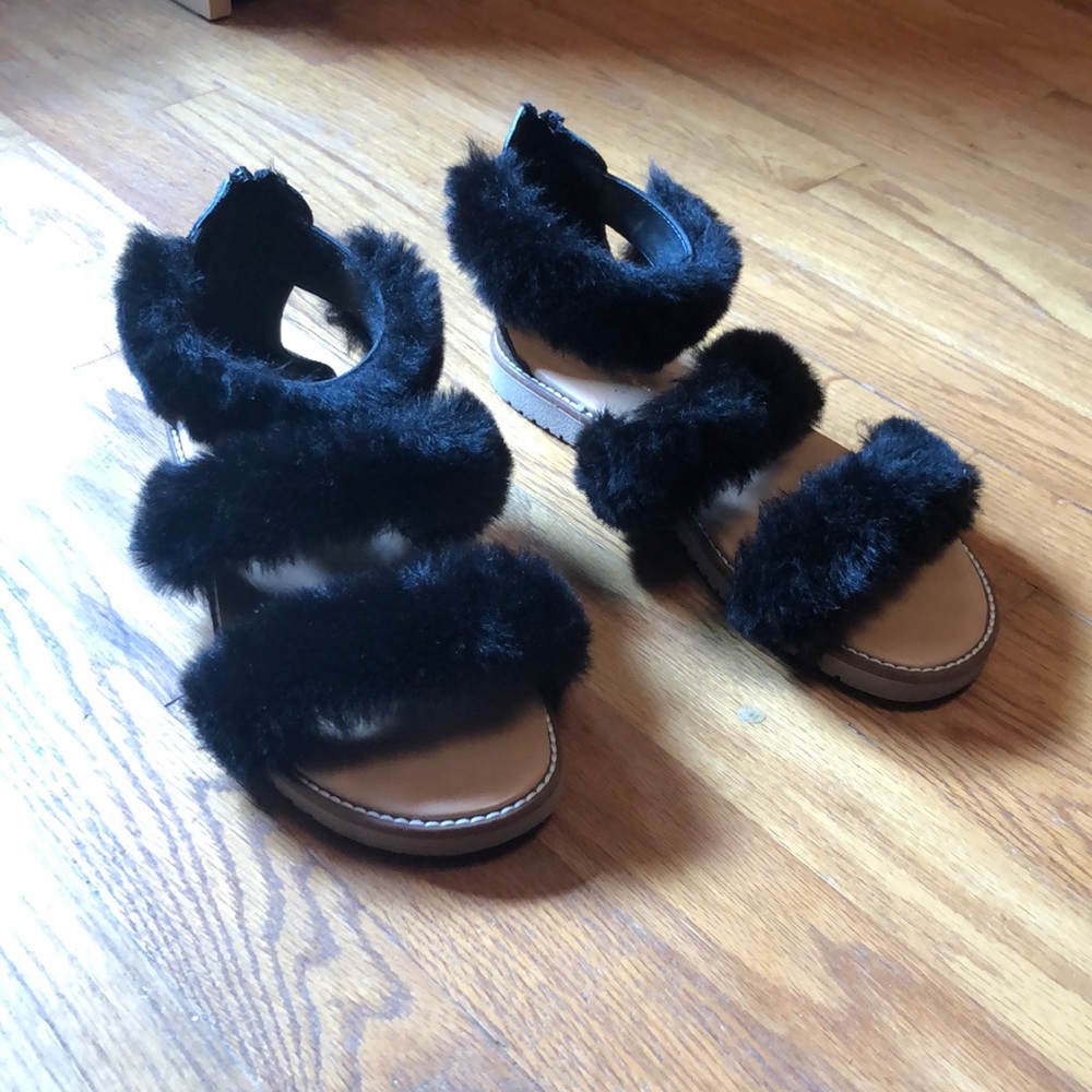 Stylish Faux Fur Sandals